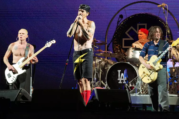 Red-Hot-Chili-Peppers.jpg