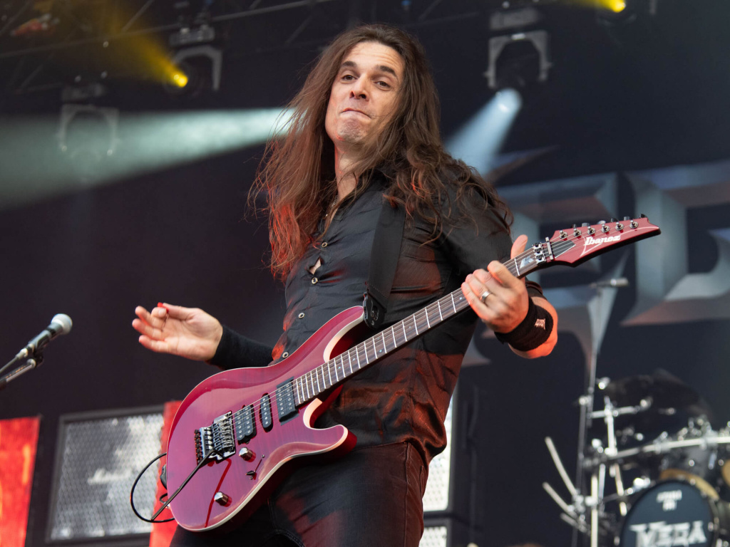 Kiko-Loureiro1.jpg